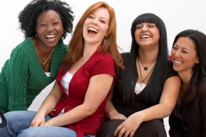 4-women-laughing-black-and-white